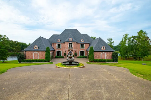 $4,500,000 | 140 Lake Shore, Henderson, TN 38340