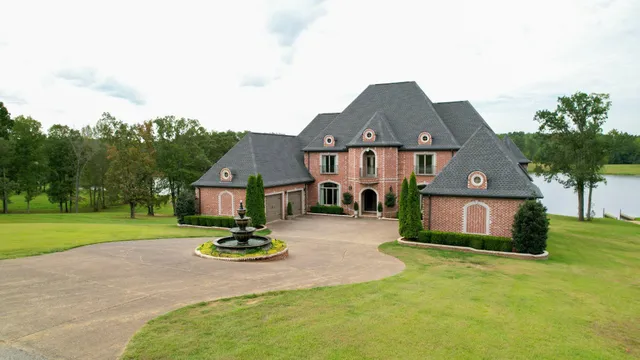 $4,500,000 | 140 Lake Shore, Henderson, TN 38340
