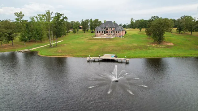 $4,500,000 | 140 Lake Shore, Henderson, TN 38340