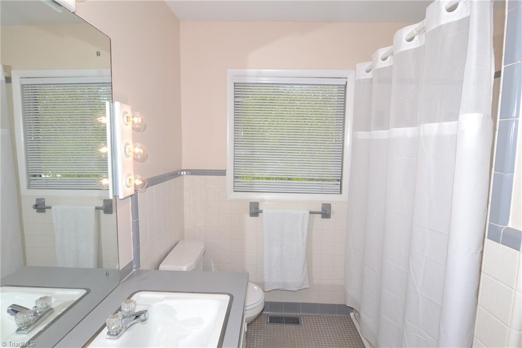 3517 Rolling Road High Point, NC 27265 - Photo 12 of 21 Master Bath