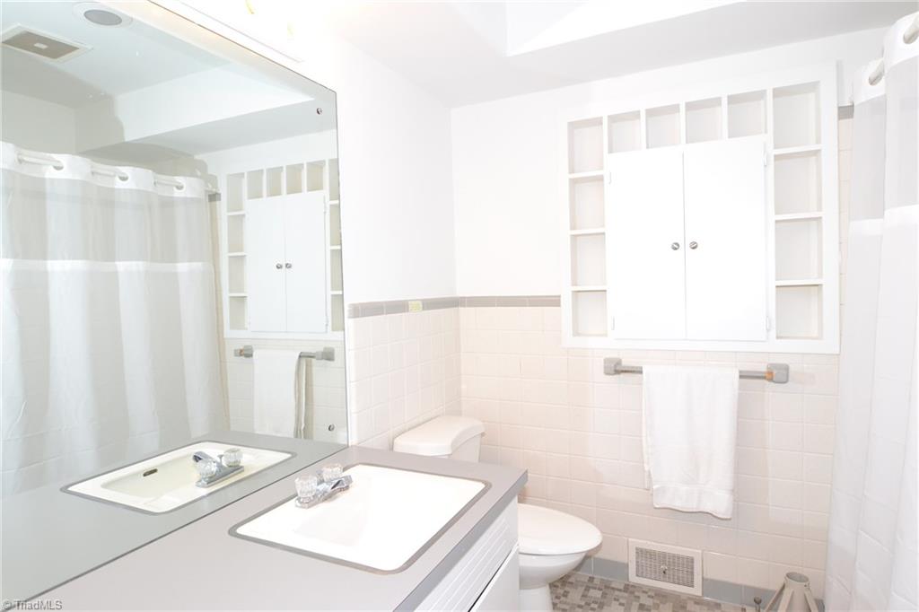 3517 Rolling Road High Point, NC 27265 - Photo 15 of 21 Hall Bath