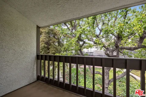 $7,250 | 17165 Palisades Circle, Pacific Palisades, CA 90272