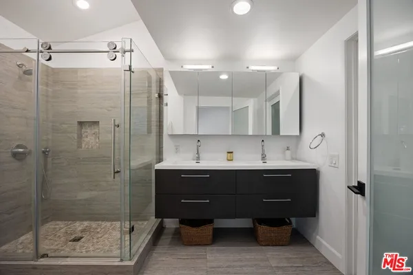 $7,250 | 17165 Palisades Circle, Pacific Palisades, CA 90272