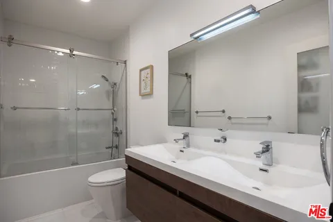 $7,250 | 17165 Palisades Circle, Pacific Palisades, CA 90272