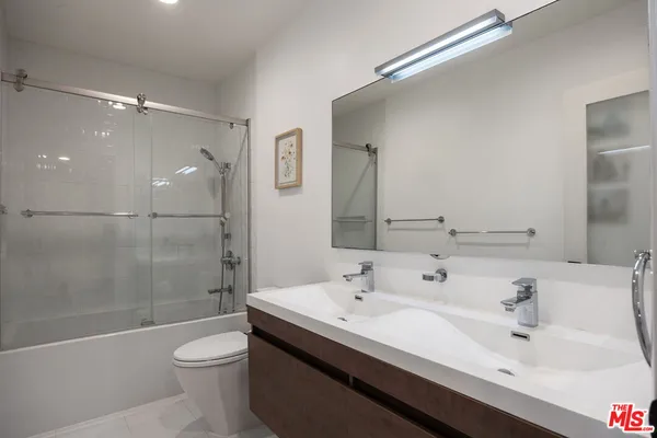 $7,250 | 17165 Palisades Circle, Pacific Palisades, CA 90272