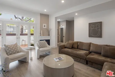 $7,250 | 17165 Palisades Circle, Pacific Palisades, CA 90272