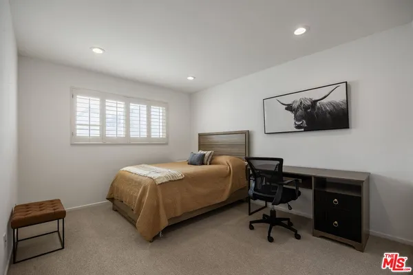 $7,250 | 17165 Palisades Circle, Pacific Palisades, CA 90272