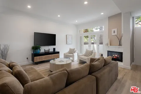 $7,250 | 17165 Palisades Circle, Pacific Palisades, CA 90272