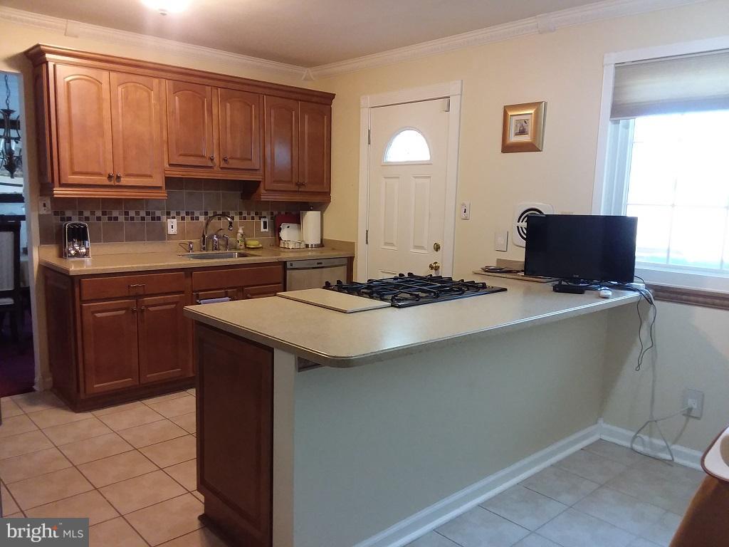 6202 Summerhill Road Temple Hills, MD 20748 - Photo 8 of 14 Kitchen