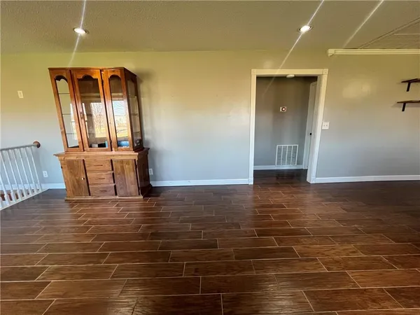 $249,900 | 209 East Sunset Drive, Hale, MO 64643