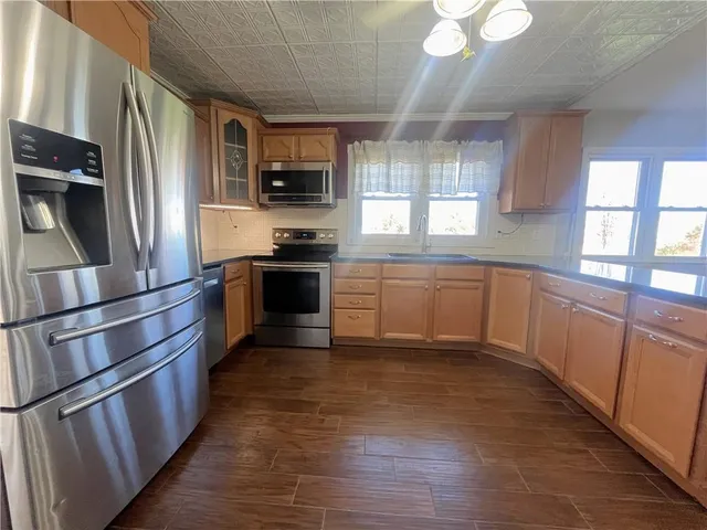 $255,000 | 209 East Sunset Drive, Hale, MO 64643