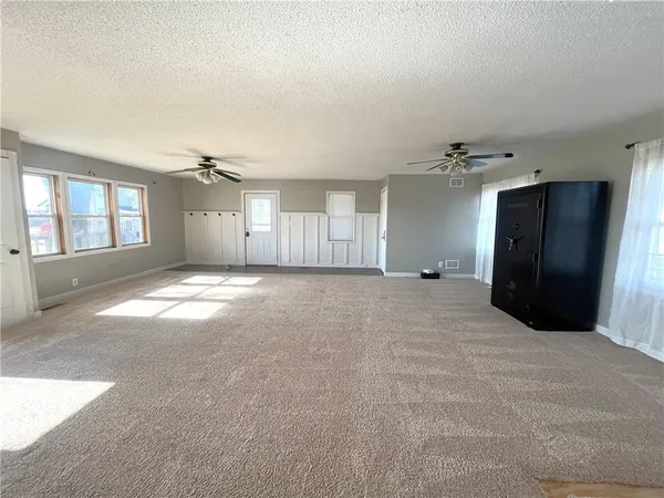 $249,900 | 209 East Sunset Drive, Hale, MO 64643