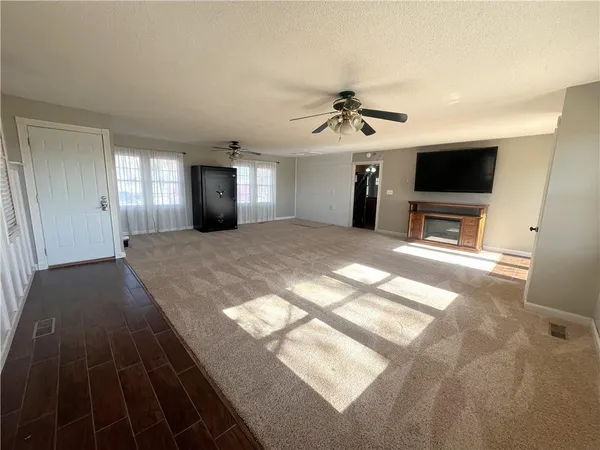$249,900 | 209 East Sunset Drive, Hale, MO 64643