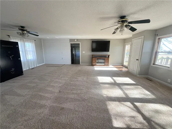 $249,900 | 209 East Sunset Drive, Hale, MO 64643