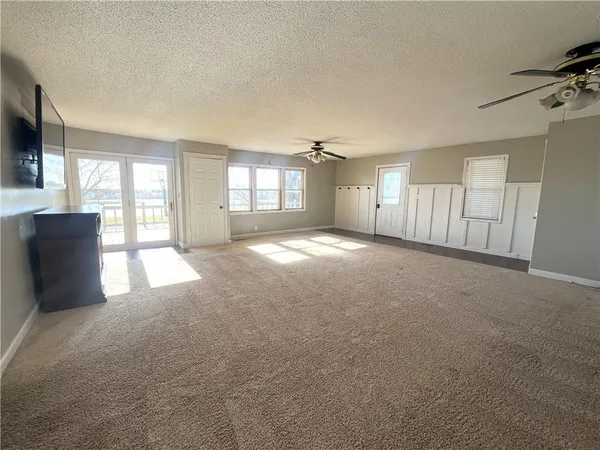 $249,900 | 209 East Sunset Drive, Hale, MO 64643