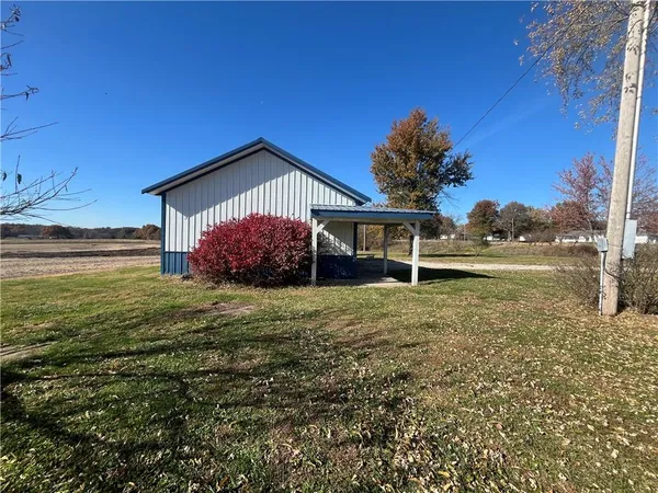 $249,900 | 209 East Sunset Drive, Hale, MO 64643