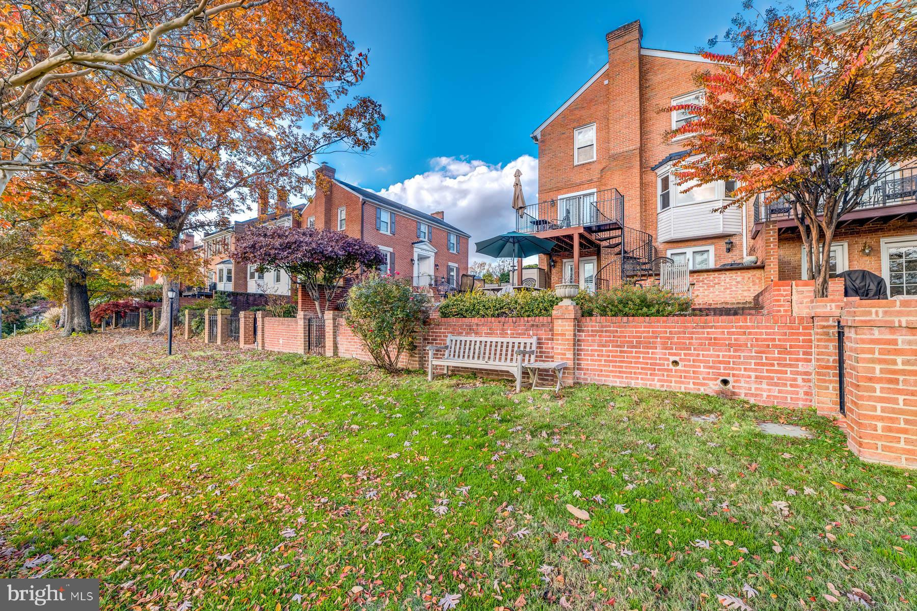 8237 Taunton Place Springfield, VA 22152 - Photo 8 of 78