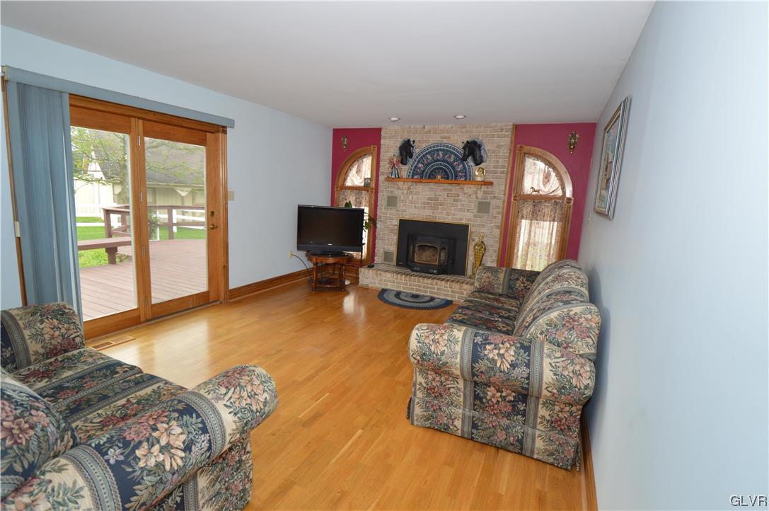 2354 Yost Road Bath, PA 18014 - Photo 12 of 45 Family room