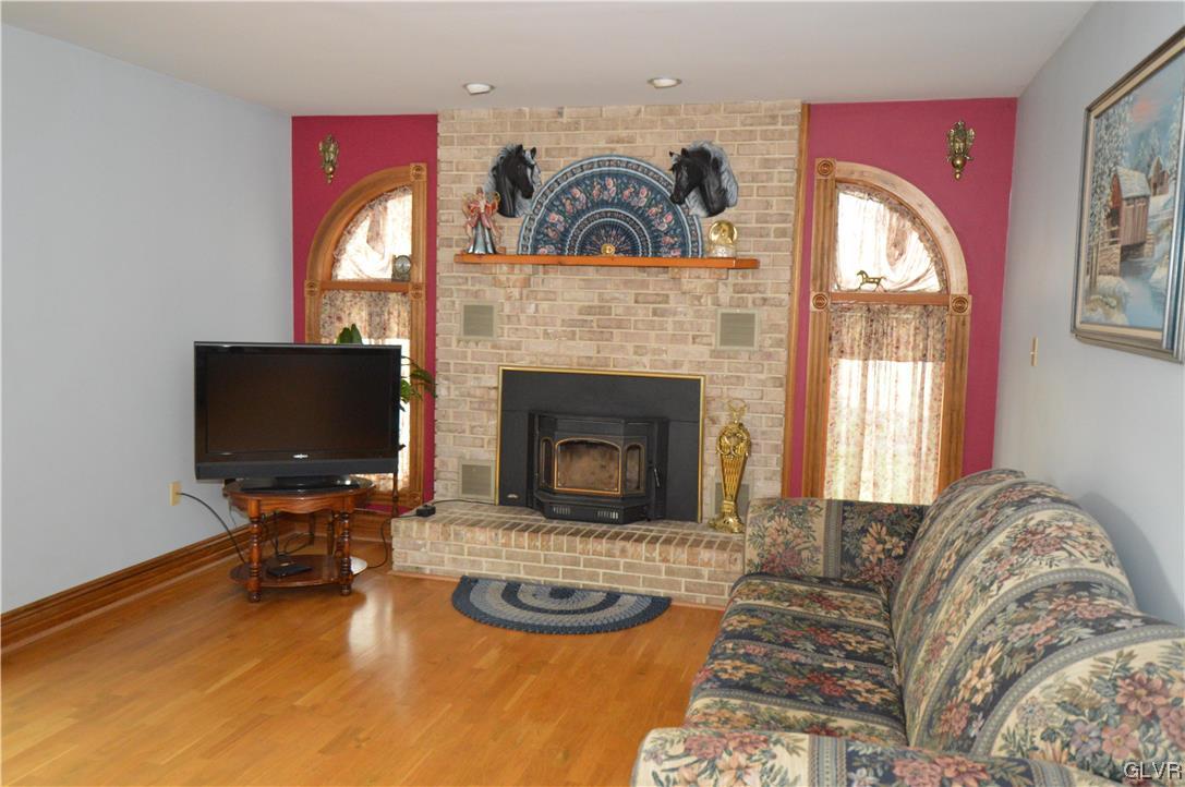 2354 Yost Road Bath, PA 18014 - Photo 14 of 45 Family room