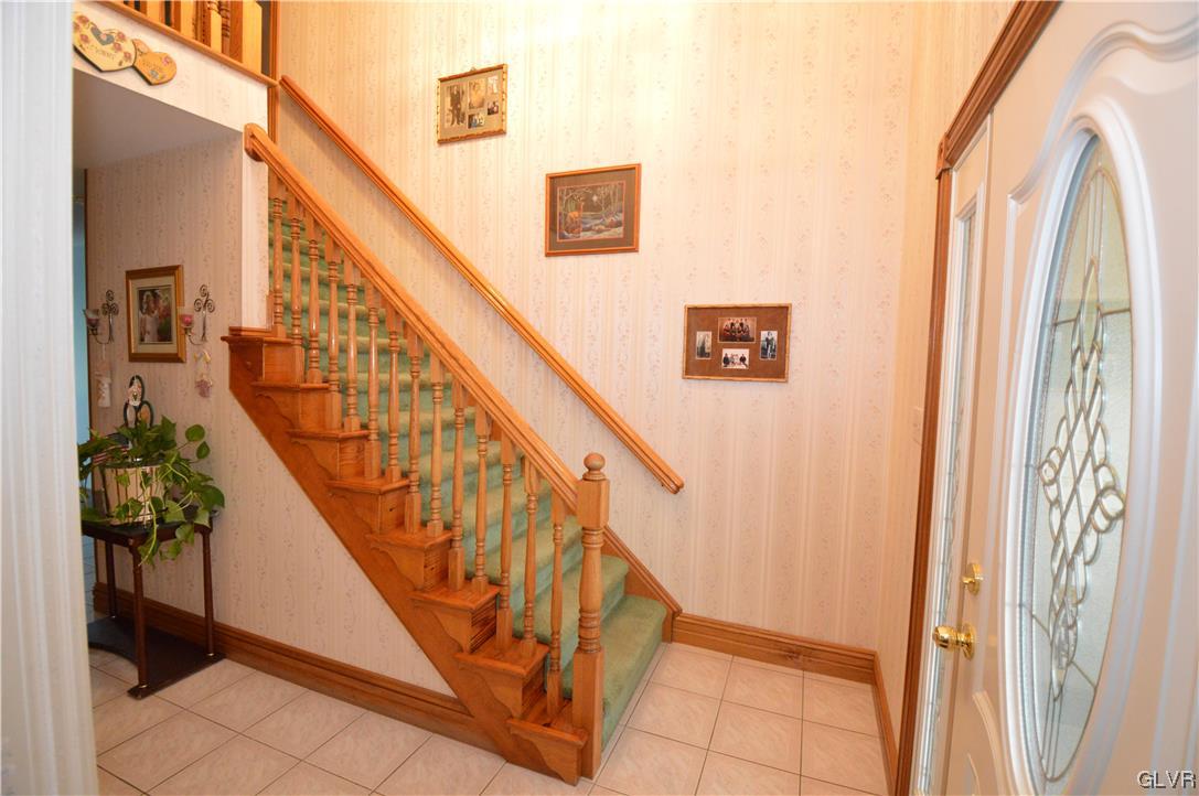 2354 Yost Road Bath, PA 18014 - Photo 7 of 45 Foyer