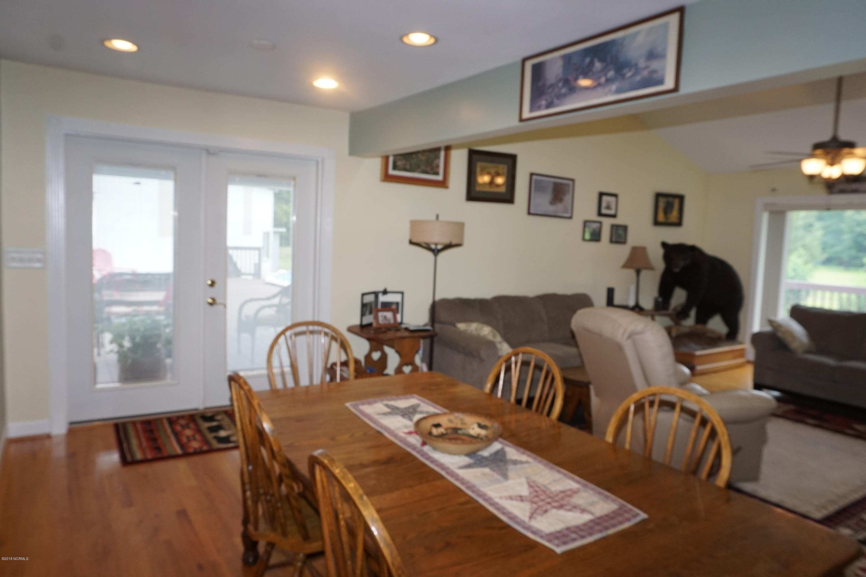 5811 Frog Leg Road Grifton, NC 28530 - Photo 23 of 59 Dining to deck