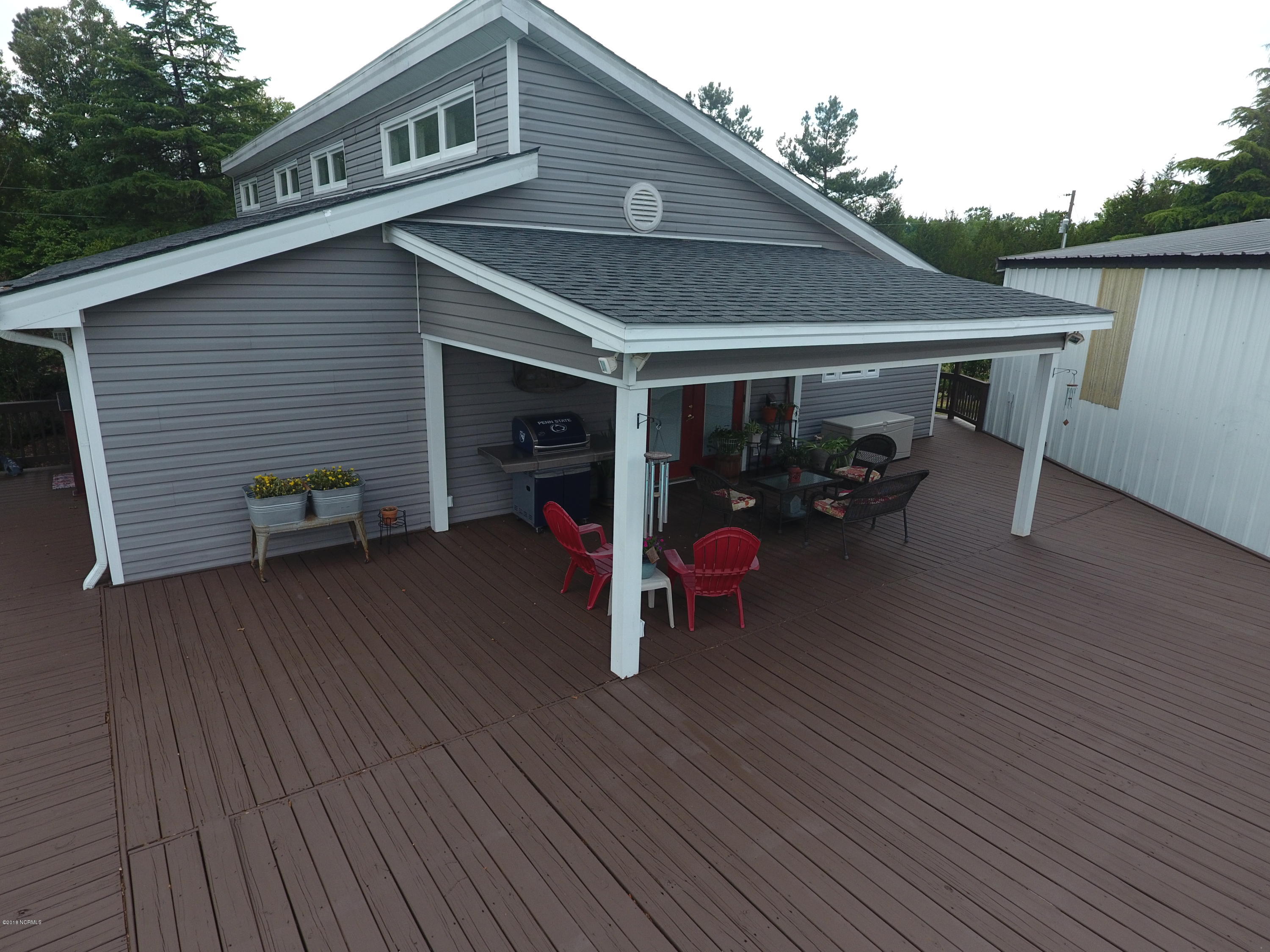 5811 Frog Leg Road Grifton, NC 28530 - Photo 8 of 59 Decking & Patio