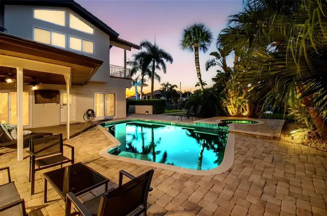 $1,590,000 | 2085 Massachusetts Avenue Northeast, St. Petersburg, FL 33703