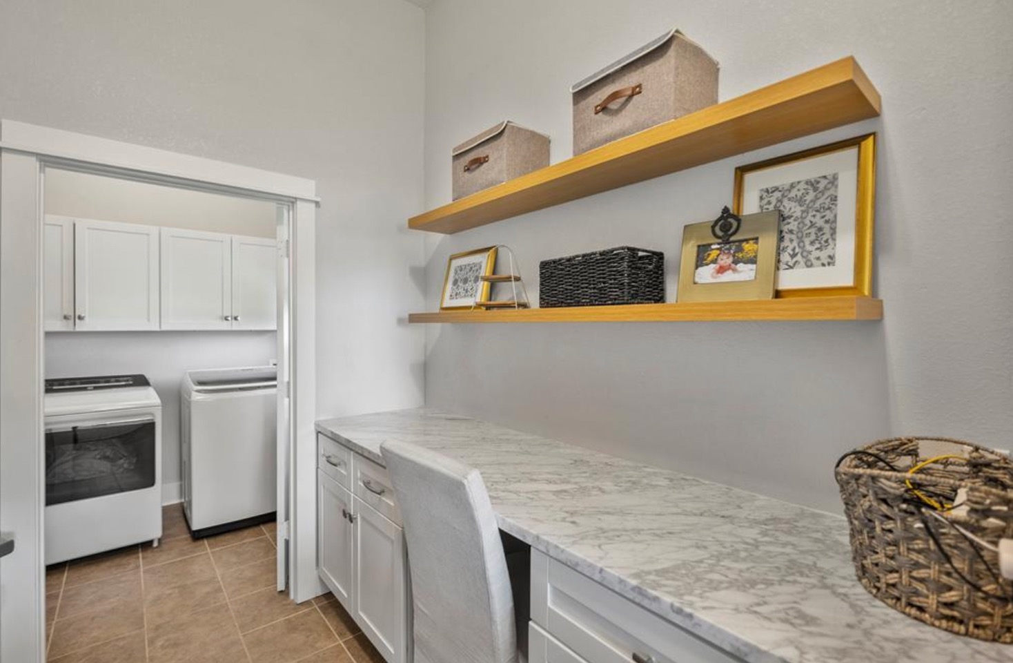 539 Elm Street New Ulm, TX 78950 - Photo 6 of 21 a utility room with a sink a washer and dryer