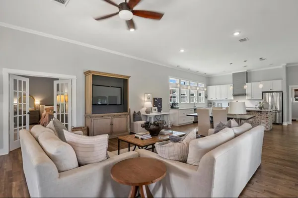 $425,000 | 539 Elm Street, New Ulm, TX 78950