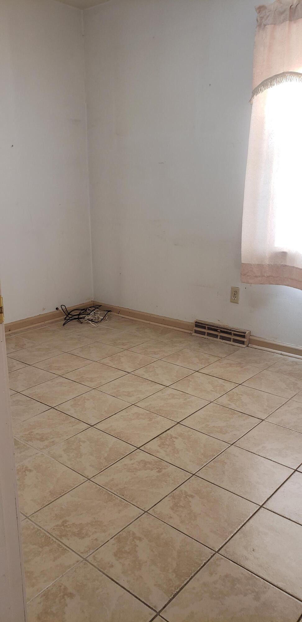2451 Meadowbrook Road Northwest Roanoke, VA 24017 - Photo 6 of 11 20220122_153059