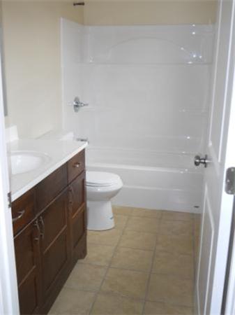 11 Jefferson Avenue Springfield, MA 01107 - Photo 4 of 6 Gallery Image 4