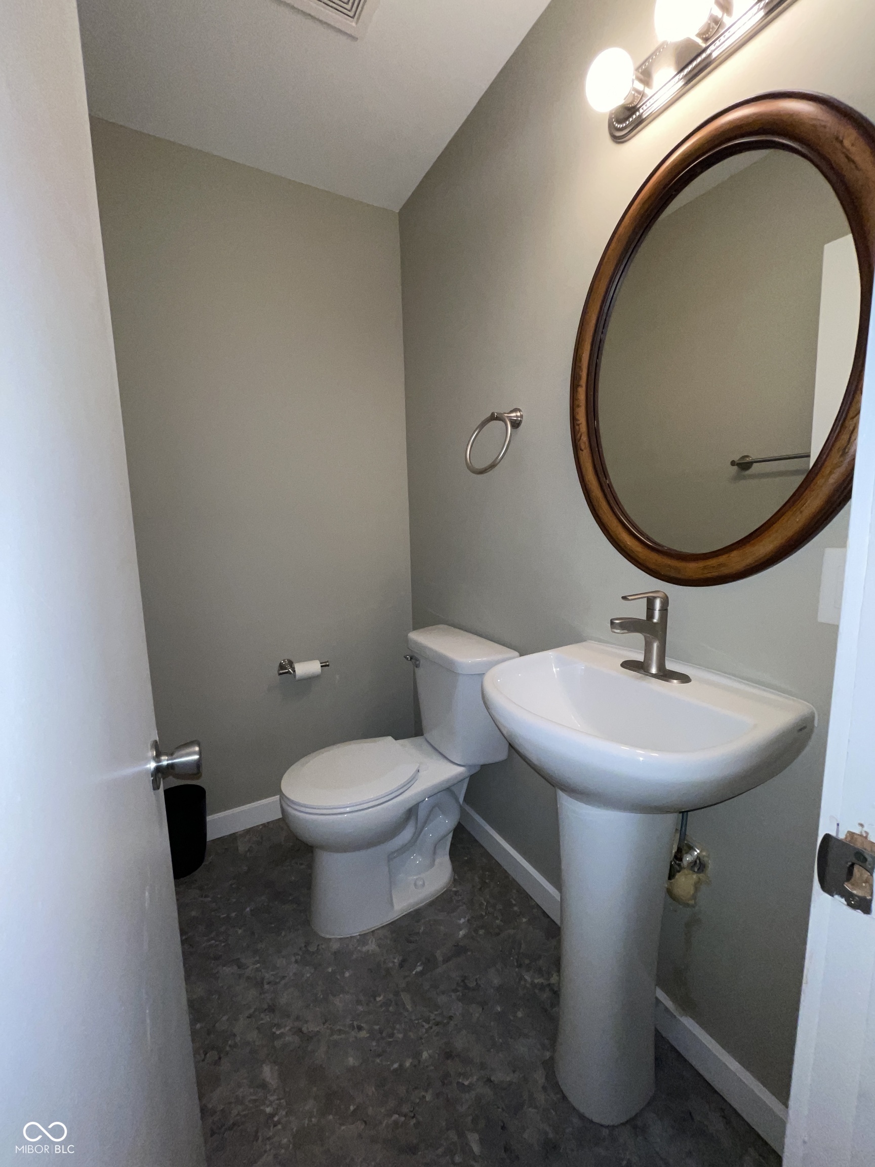 1995 Britton Drive Beech Grove, IN 46107 - Photo 19 of 34