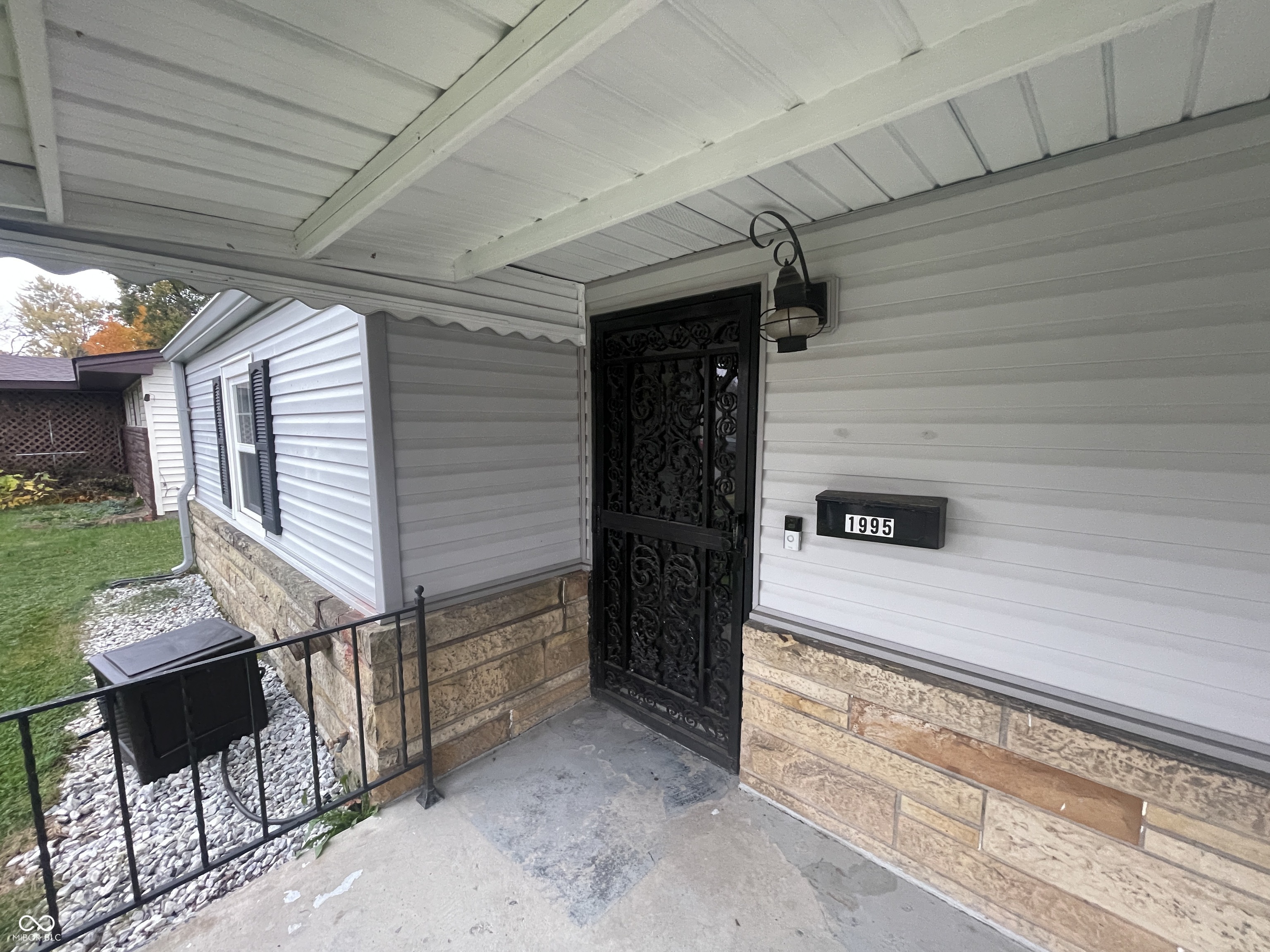 1995 Britton Drive Beech Grove, IN 46107 - Photo 2 of 34