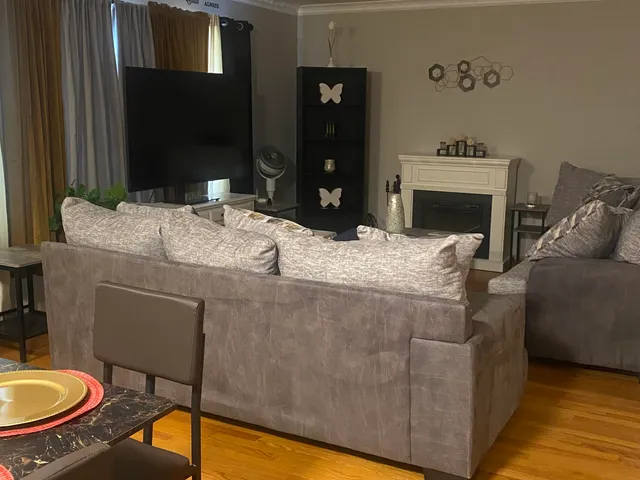 $255,900 | 3922 North 80th Street, Milwaukee, WI 53222