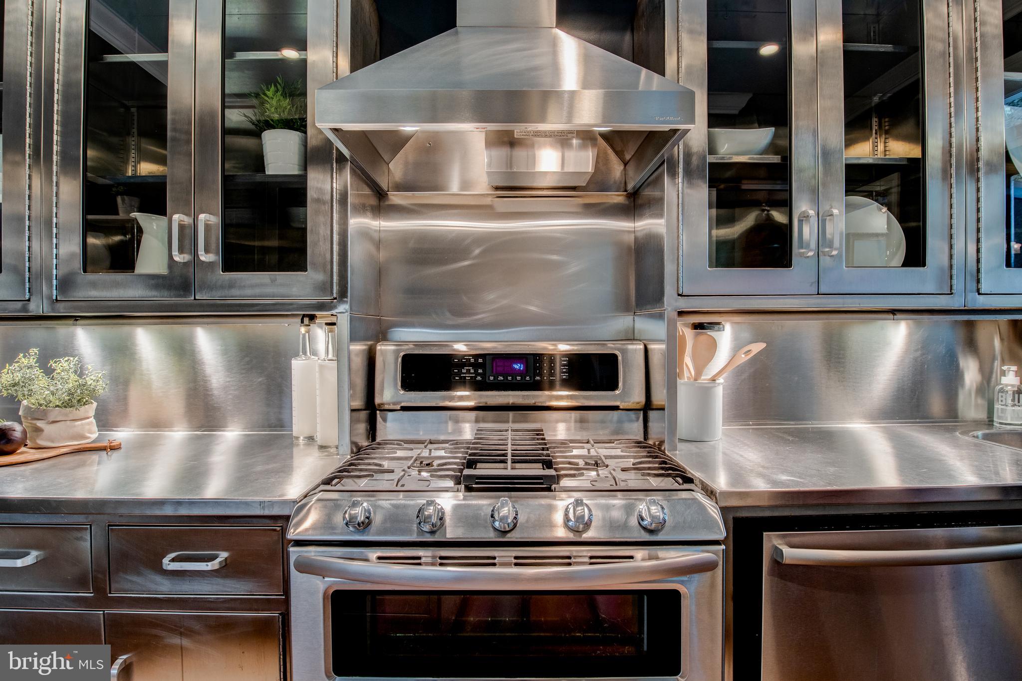 2941 Upton Street Northwest Washington, DC 20008 - Photo 14 of 40