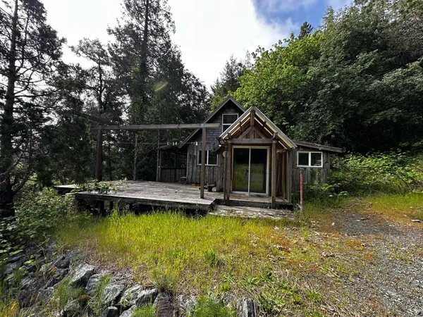 $175,000 | 7923 Thomas Road, Miranda, CA 95553