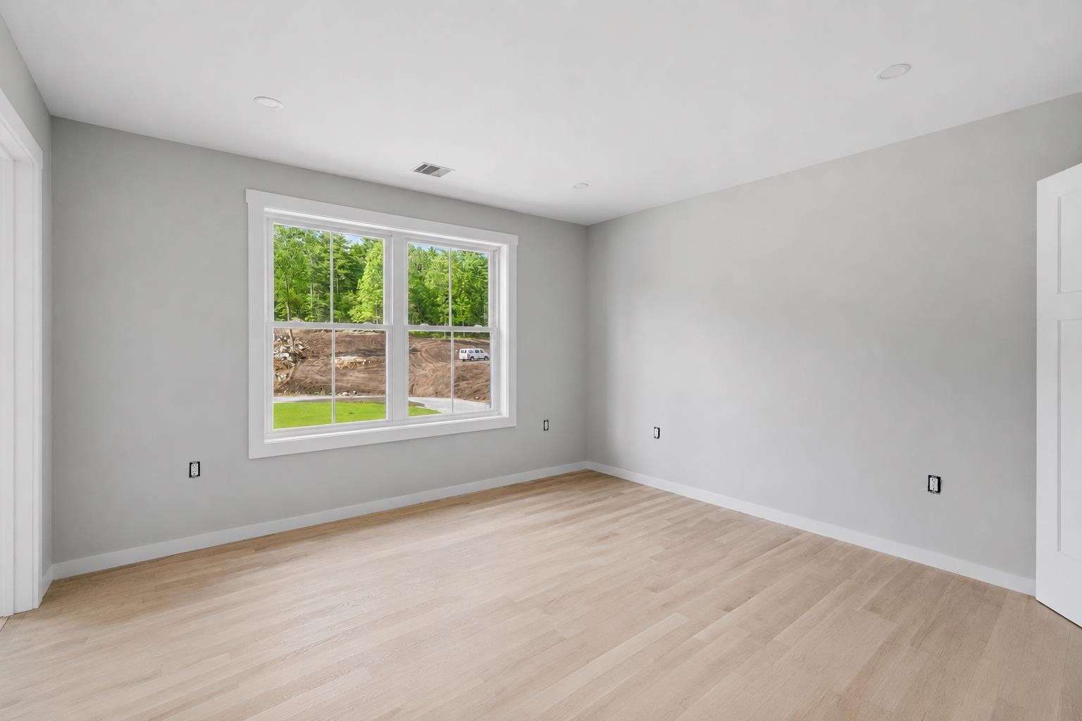 42 Canterbury Road Pelham, NH 03076 - Photo 4 of 9