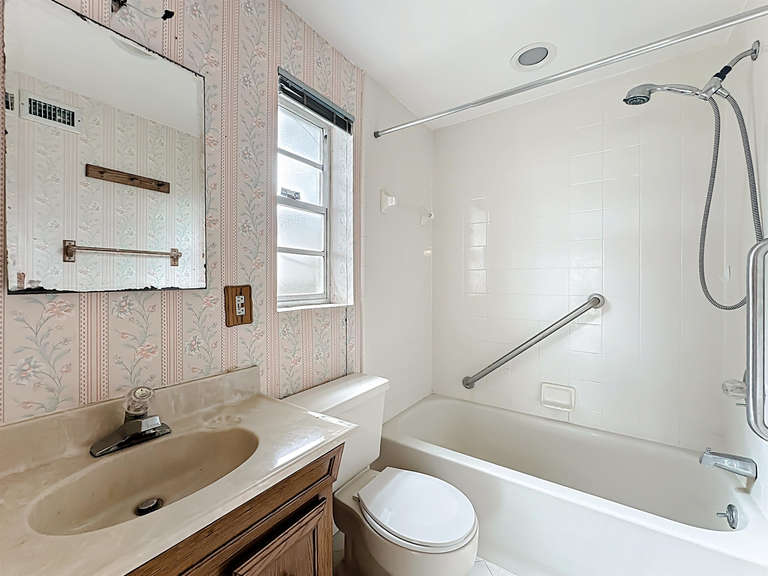 17 Salt Run Court St. Augustine, FL 32080 - Photo 13 of 33 a bathroom with a sink a toilet and a bathtub