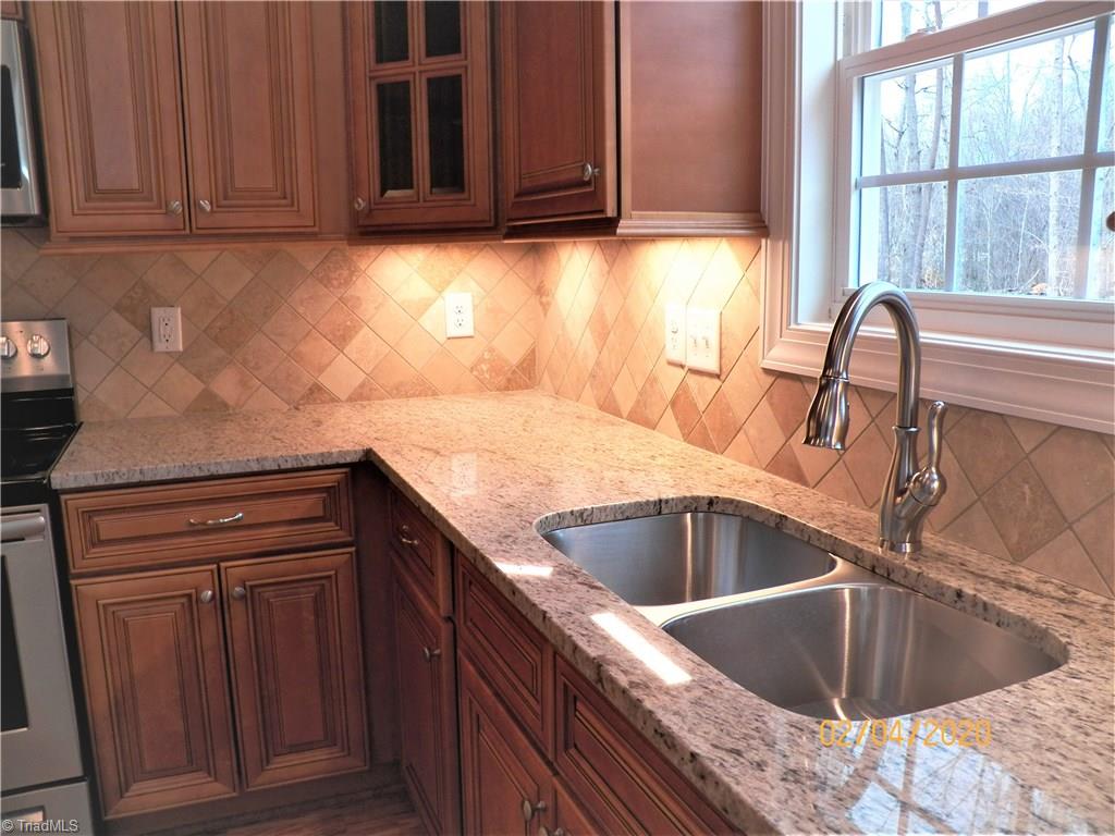 5535 Farmstead Road Pfafftown, NC 27040 - Photo 6 of 21 Gallery Image 6