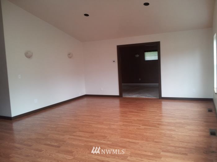 531 Southwest 19th Street Chehalis, WA 98532 - Photo 4 of 16