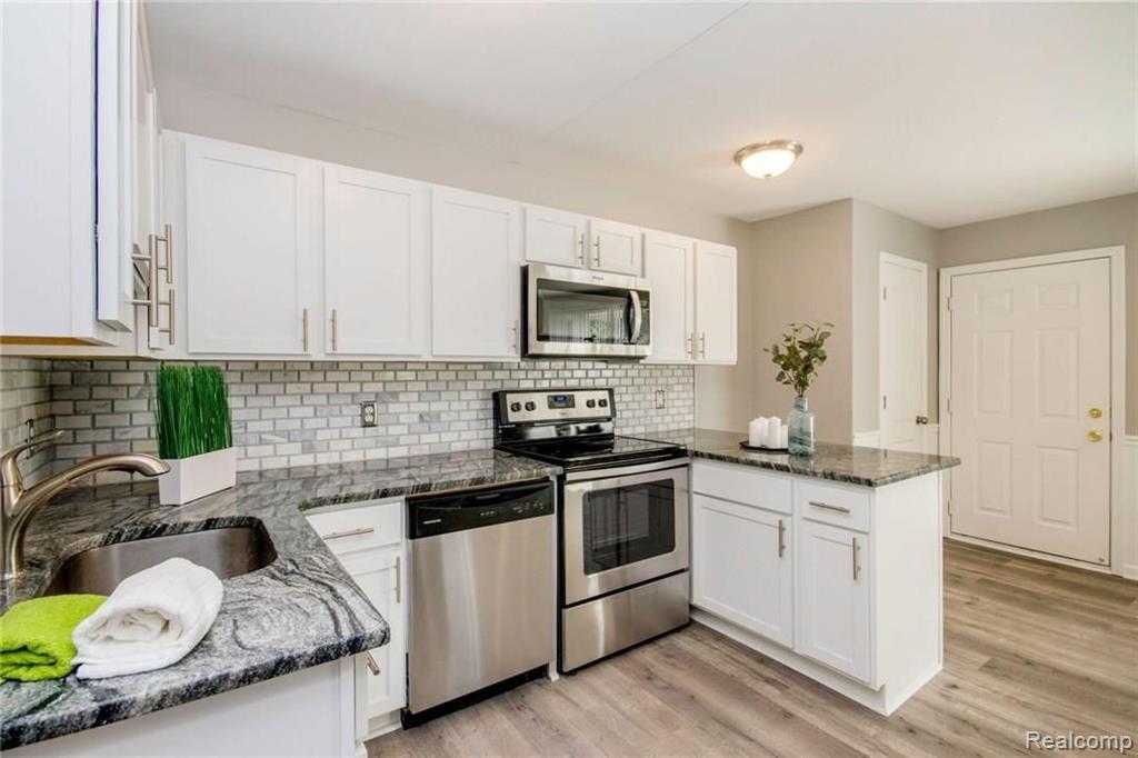 4417 Crooks Road Royal Oak, MI 48073 - Photo 8 of 25