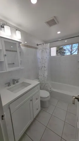 $3,500 | 4 Willow Street, Selden, NY 11784