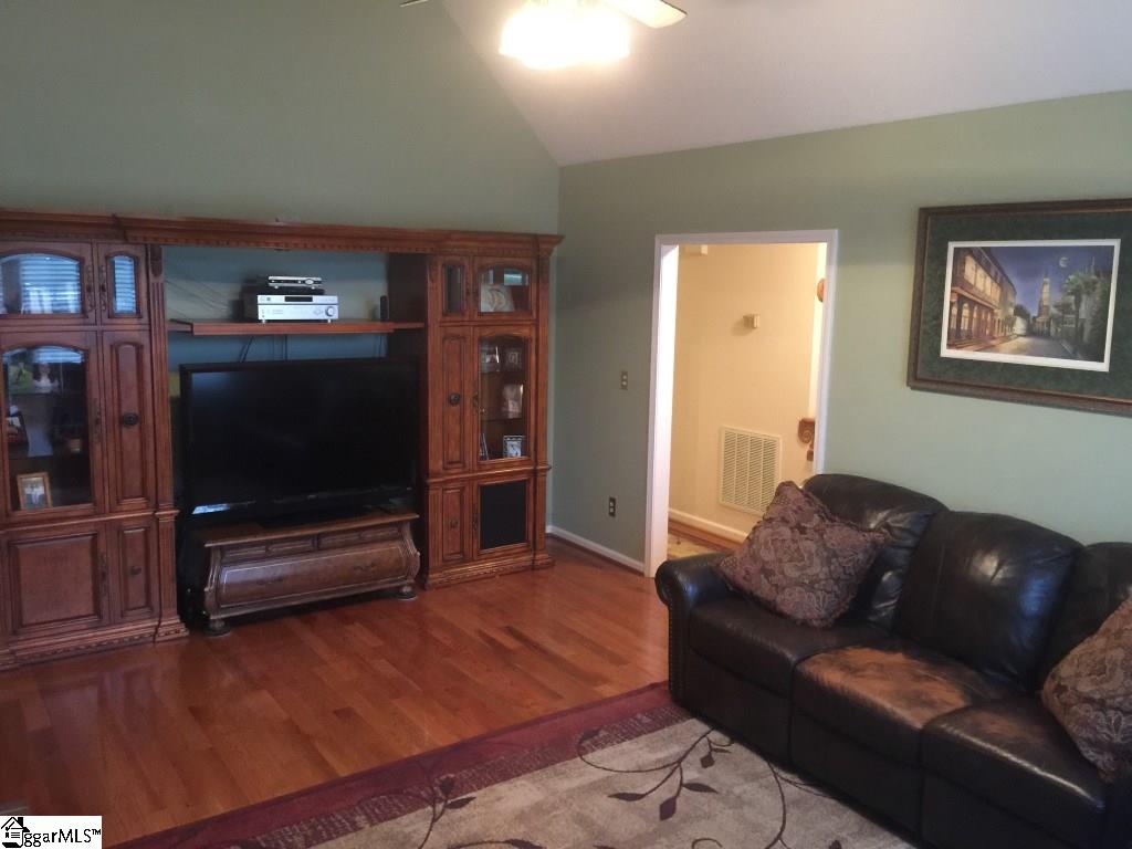102 Calvert Court Easley, SC 29642 - Photo 5 of 19 Gallery Image 5