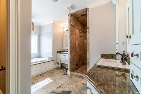 $1,699,900 | 1750 Oakwood Lane, Berne, IN 46711