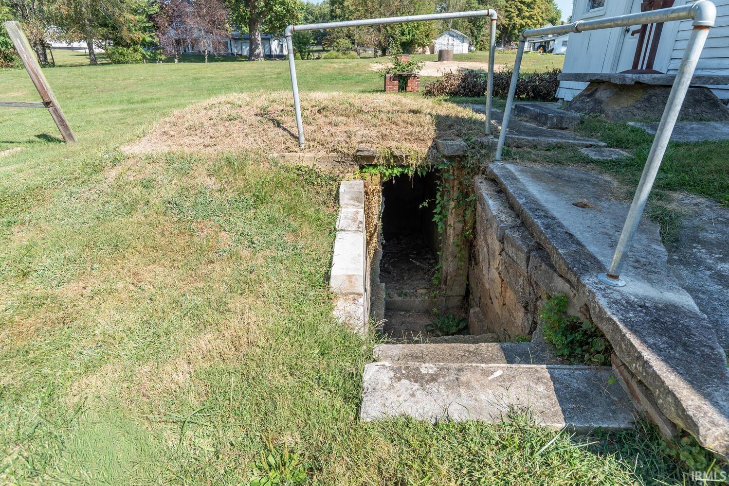 7530 South Strain Ridge Road Bloomington, IN 47401 - Photo 23 of 31