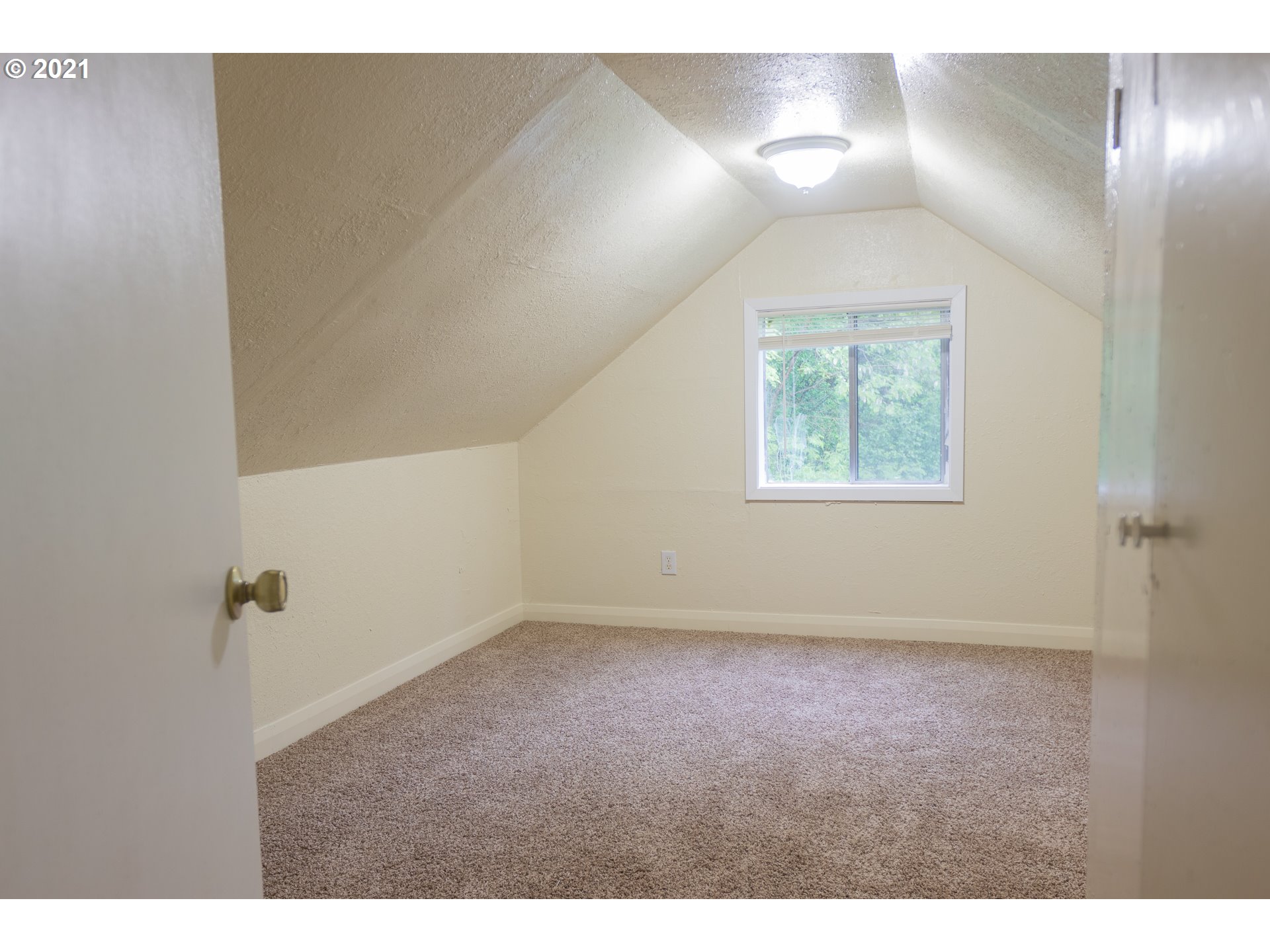 413 Ragland Road Longview, WA 98632 - Photo 11 of 21