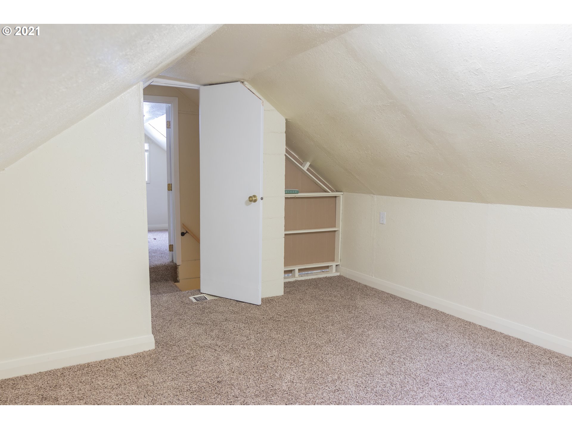 413 Ragland Road Longview, WA 98632 - Photo 12 of 21