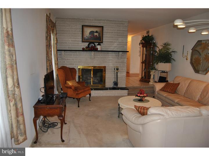 2818 Line Lexington Road Hatfield, PA 19440 - Photo 4 of 23 Living Room