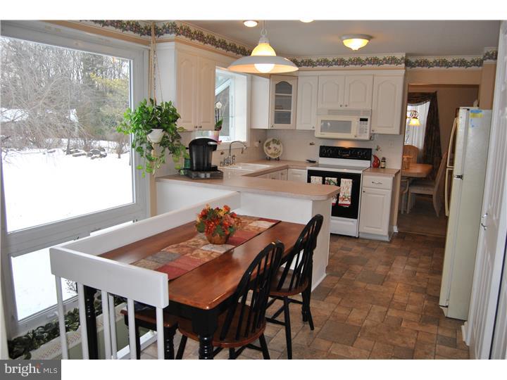 2818 Line Lexington Road Hatfield, PA 19440 - Photo 9 of 23 Kitchen