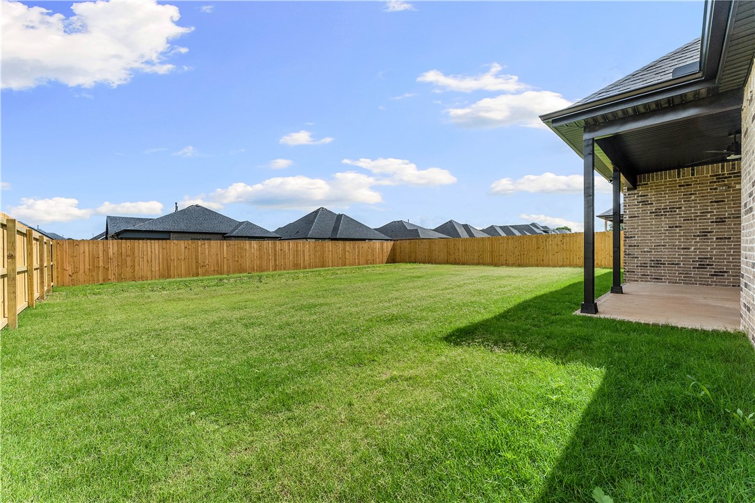 1810 Farmer Street Pea Ridge, AR 72751 - Photo 11 of 24 Fenced in backyard